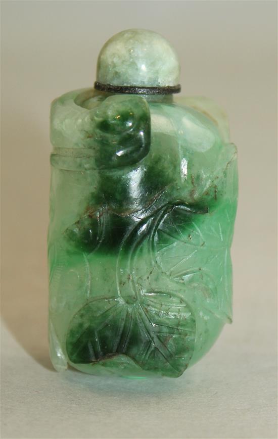 A Chinese jadeite gourd and butterfly snuff bottle, 1800-1900, Richards no. 252, minor chip